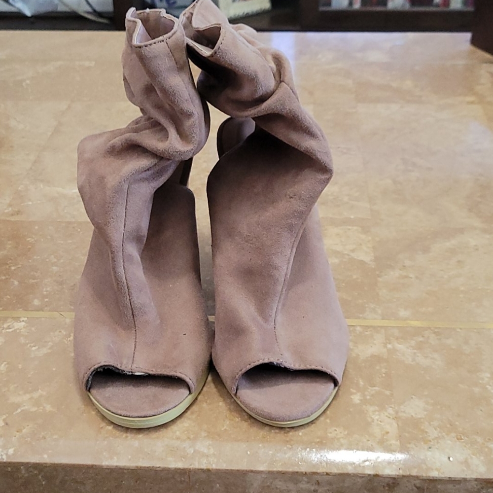 (3/$20) Tan Open-toe Booties